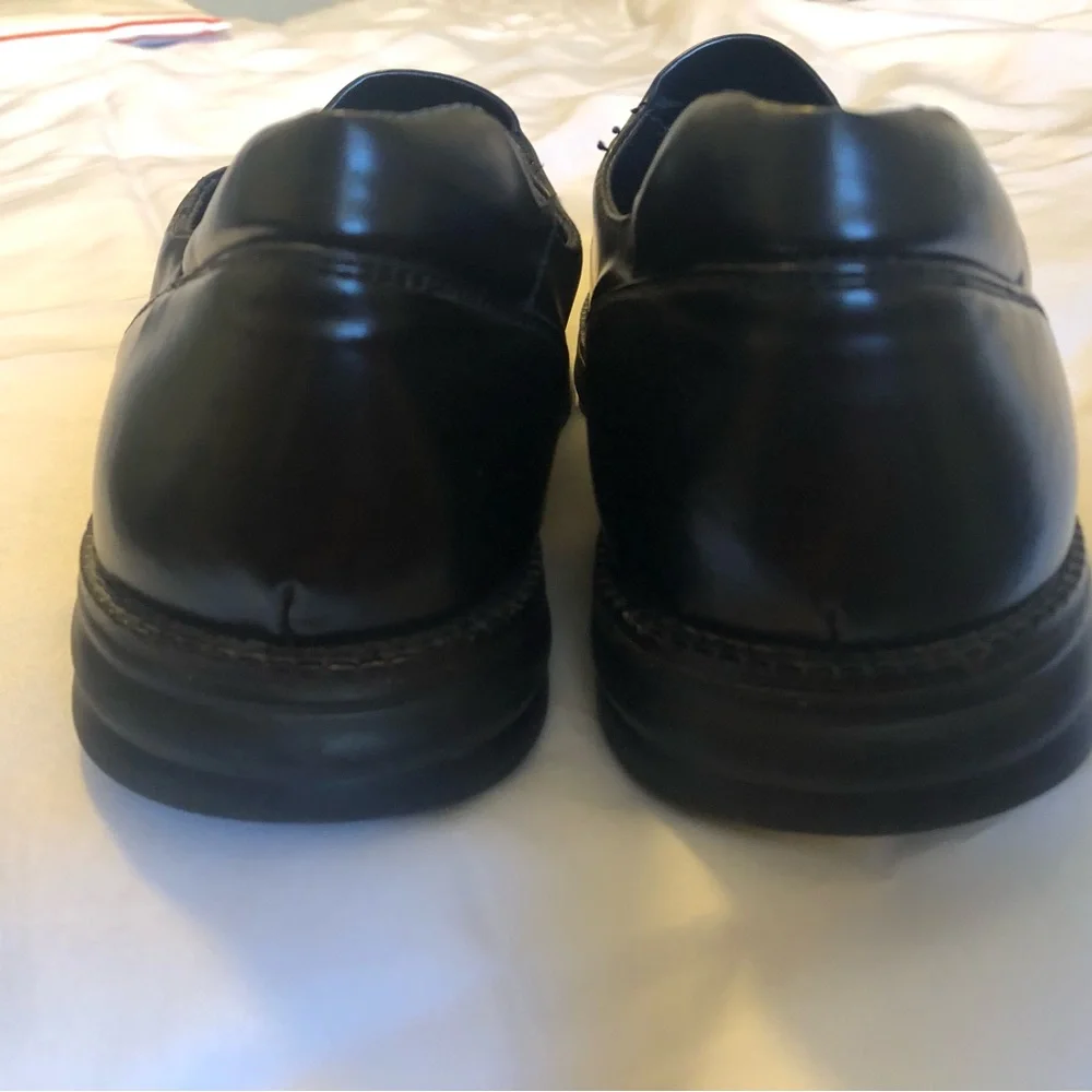 Donald J. Pliner Black Leather Loafers Sleek Design